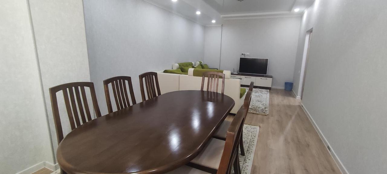 Hotel Apartment Al-Salam Bishkek Bagian luar foto