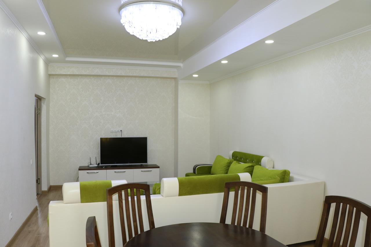 Hotel Apartment Al-Salam Bishkek Bagian luar foto