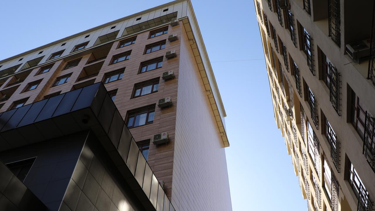 Hotel Apartment Al-Salam Bishkek Bagian luar foto