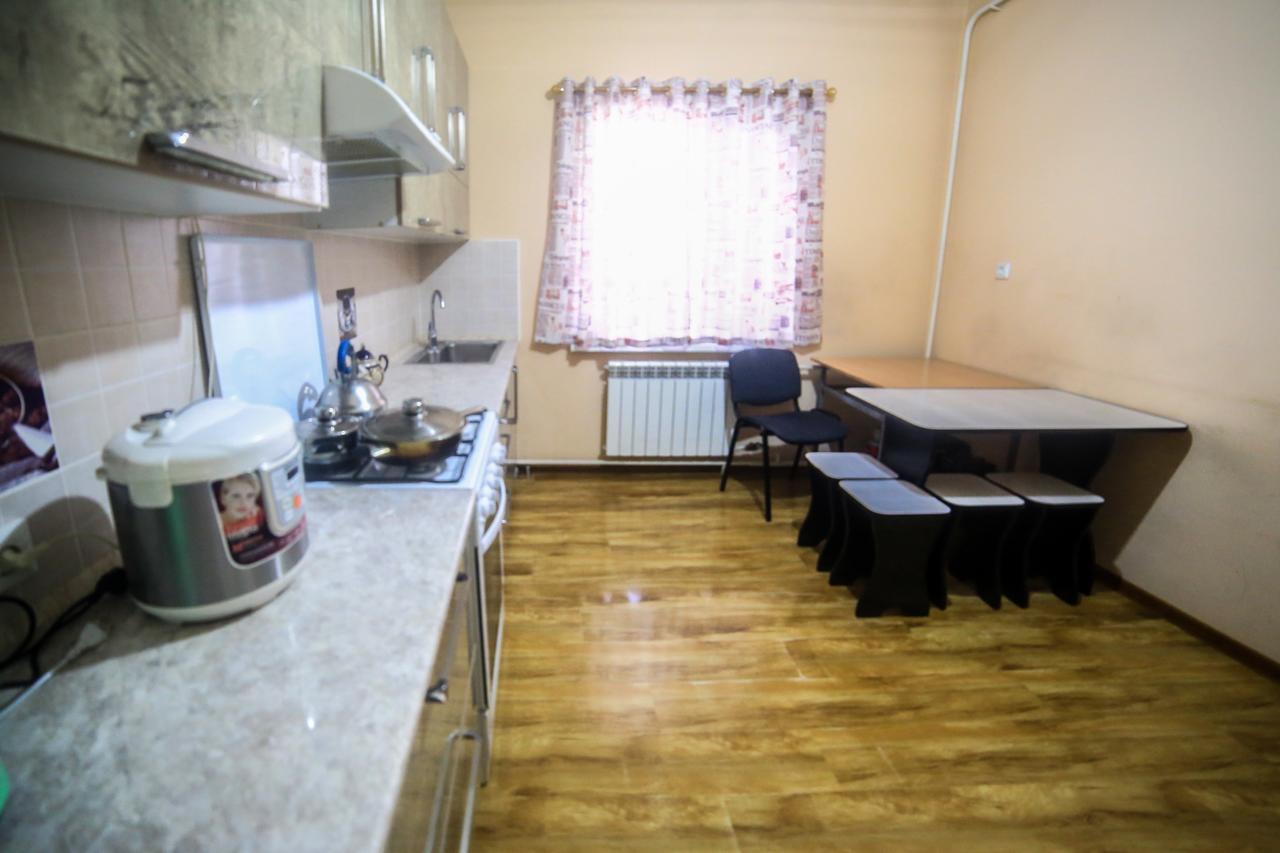 Hotel Apartment Al-Salam Bishkek Bagian luar foto